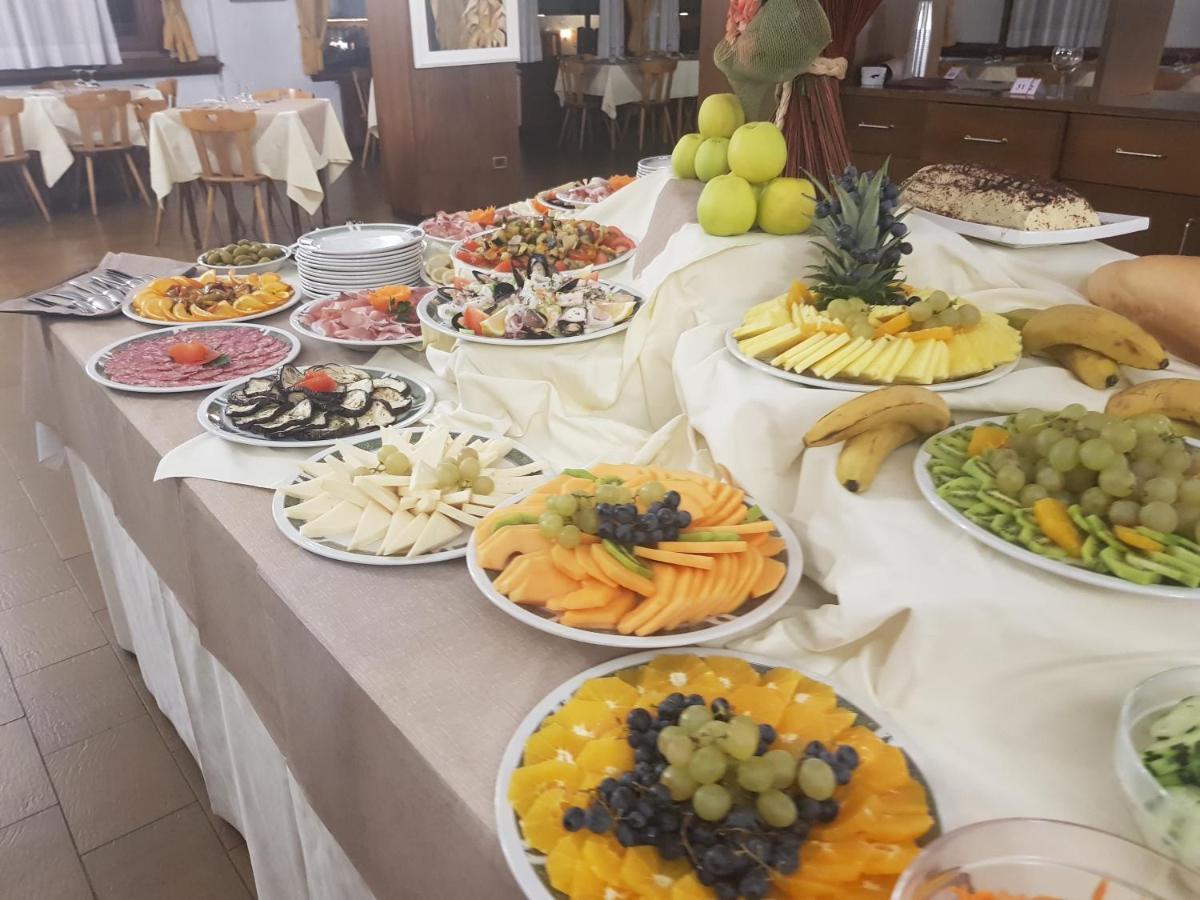 Hotel Alle Tre Baite Santa Caterina Valfurva Kültér fotó