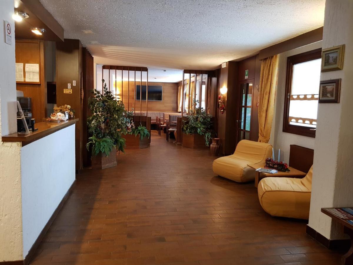 Hotel Alle Tre Baite Santa Caterina Valfurva Kültér fotó