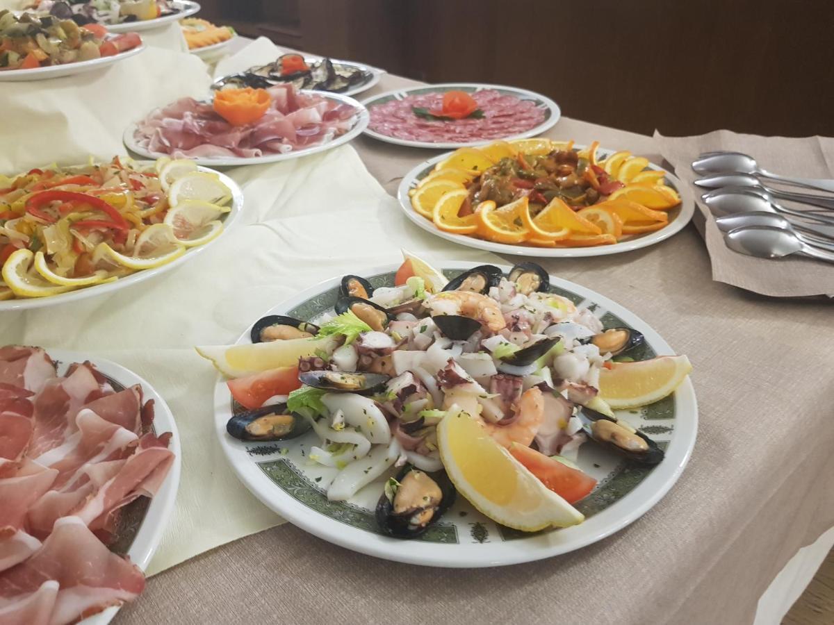 Hotel Alle Tre Baite Santa Caterina Valfurva Kültér fotó