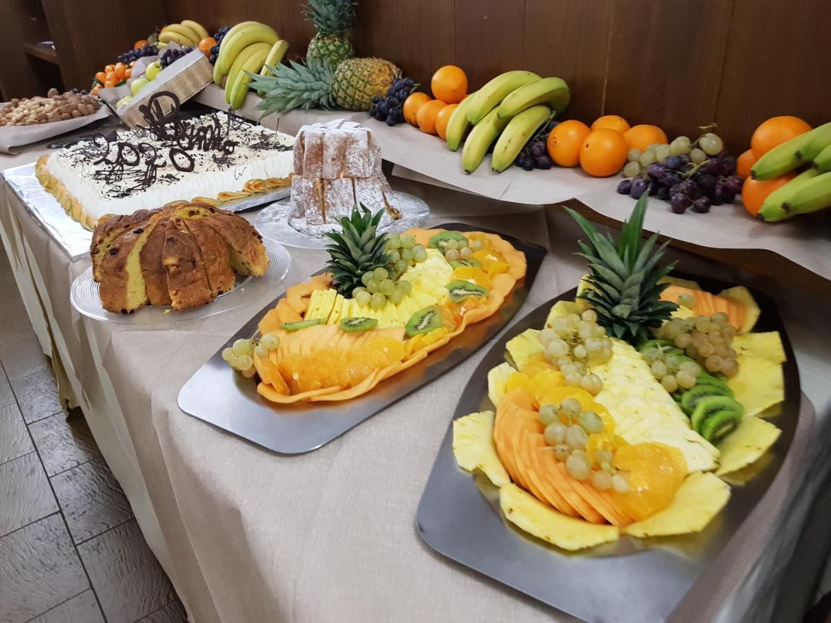 Hotel Alle Tre Baite Santa Caterina Valfurva Kültér fotó