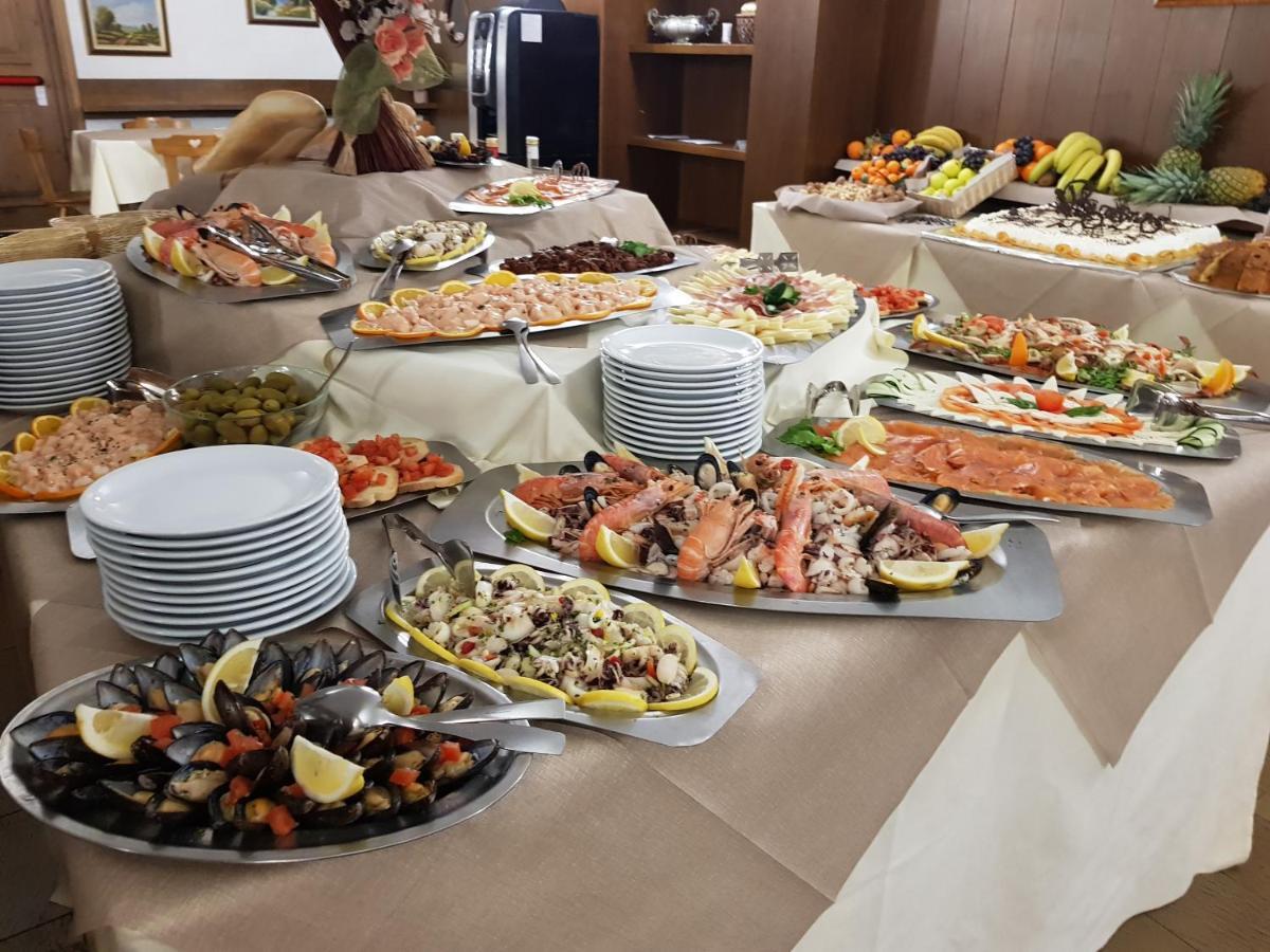 Hotel Alle Tre Baite Santa Caterina Valfurva Kültér fotó
