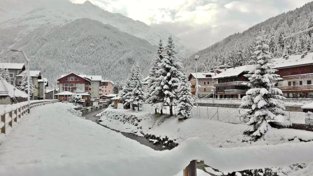 Hotel Alle Tre Baite Santa Caterina Valfurva Kültér fotó