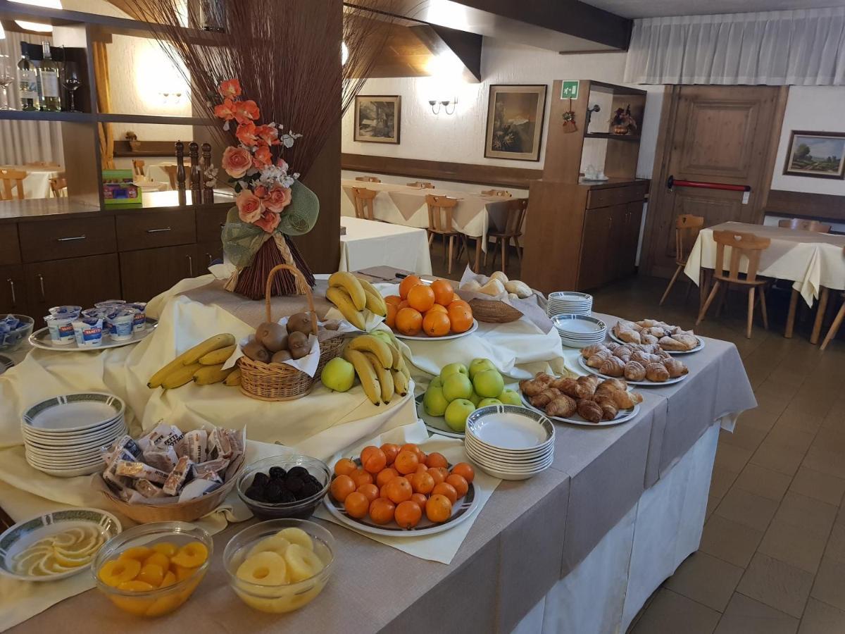 Hotel Alle Tre Baite Santa Caterina Valfurva Kültér fotó
