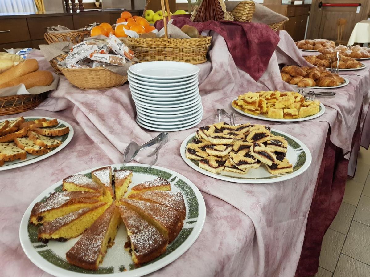 Hotel Alle Tre Baite Santa Caterina Valfurva Kültér fotó