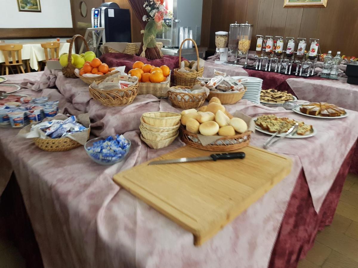 Hotel Alle Tre Baite Santa Caterina Valfurva Kültér fotó